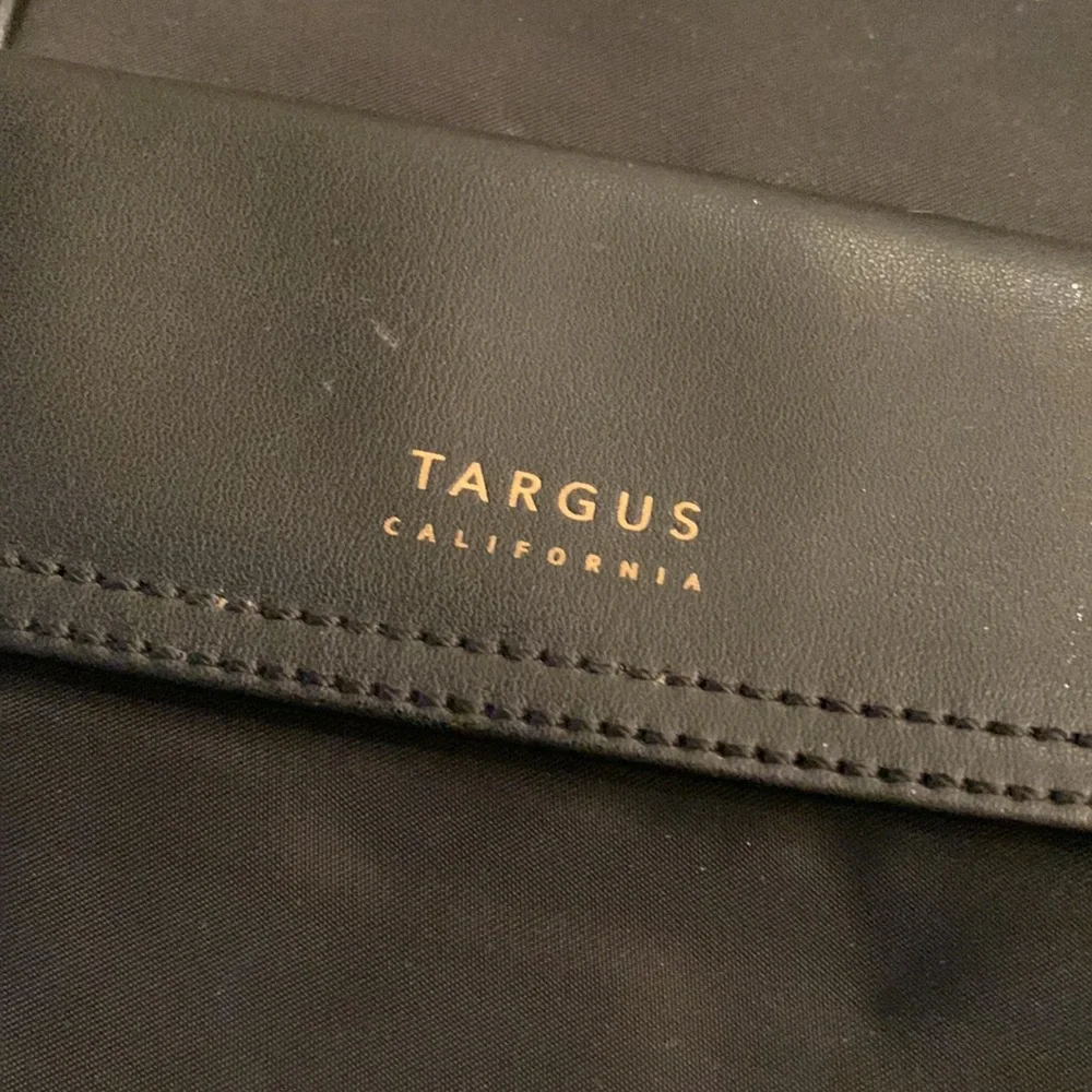 TARGUS California Computer Backpack in Black EUC